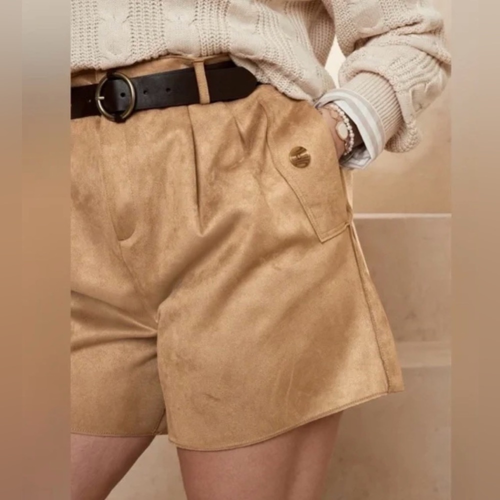 Banana Republic Vegan Suede High-Rise Safari Shorts – Elevated Pleated Style